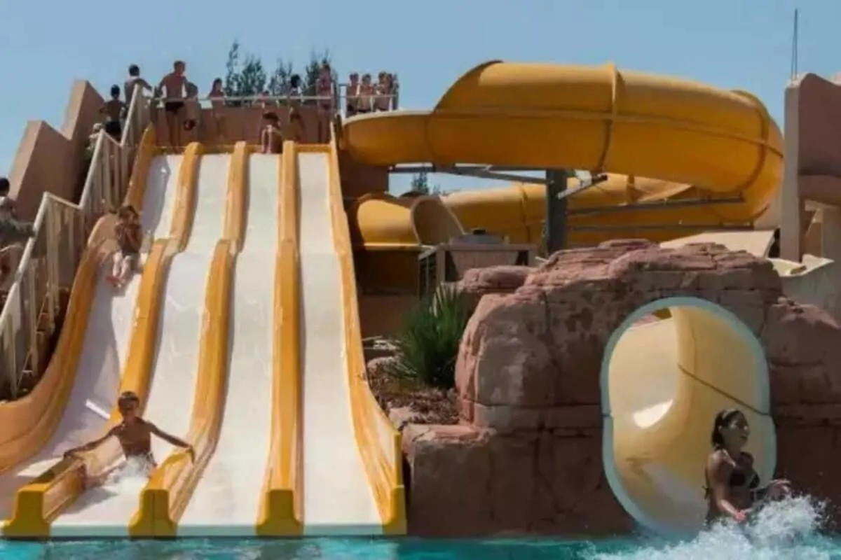 Camping 4 Etoiles - Parc Aquatique - Efacfb Hyères 0*,
